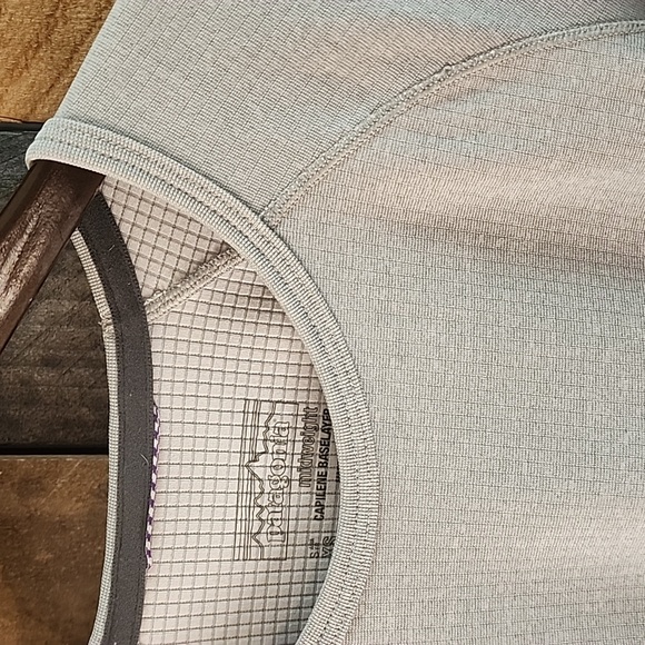 Patagonia Women's Capilene® Midweight Crewneck Baselayer Size XS - Picture 6 of 7